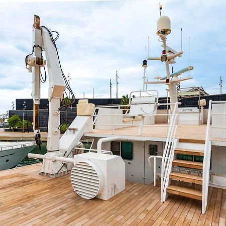 Luxury Boat Hotel Sant Adrià de Besòs Exteriör bild