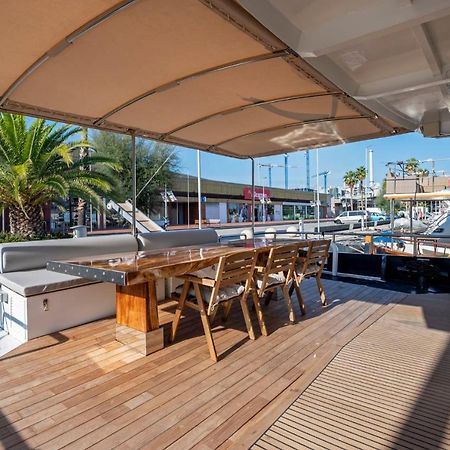 Luxury Boat Hotel Sant Adrià de Besòs Exteriör bild