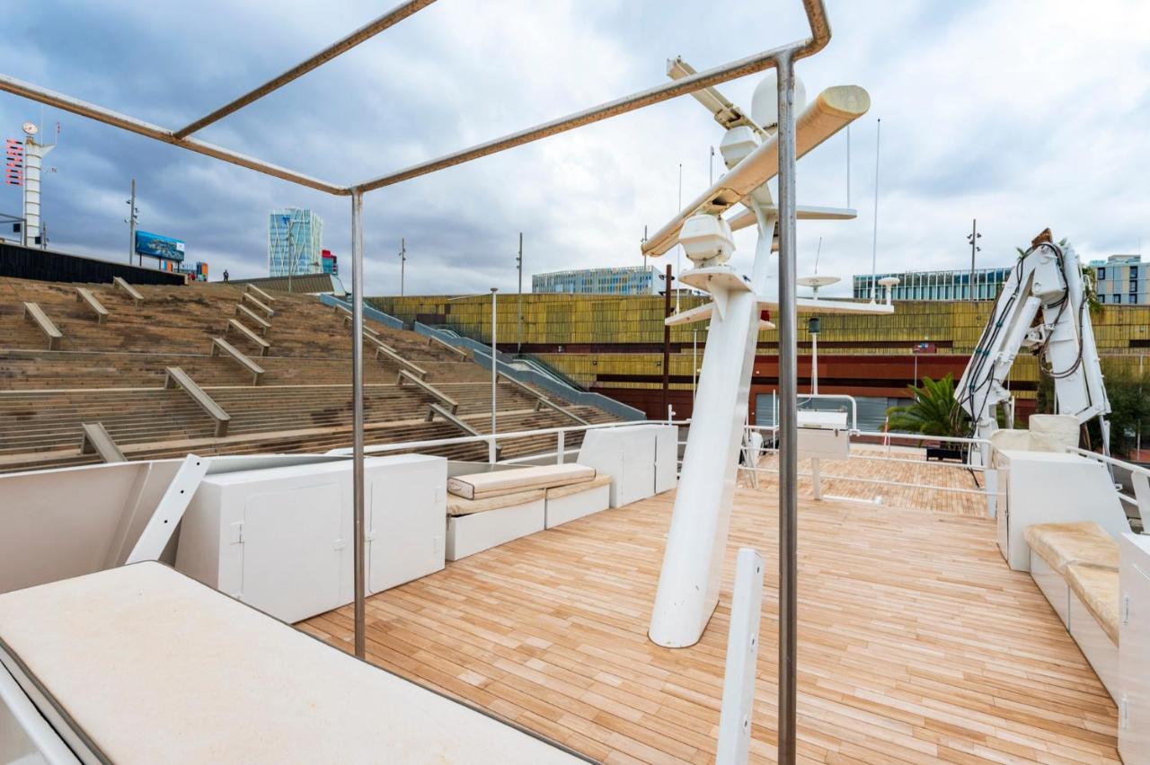 Luxury Boat Hotel Sant Adrià de Besòs Exteriör bild